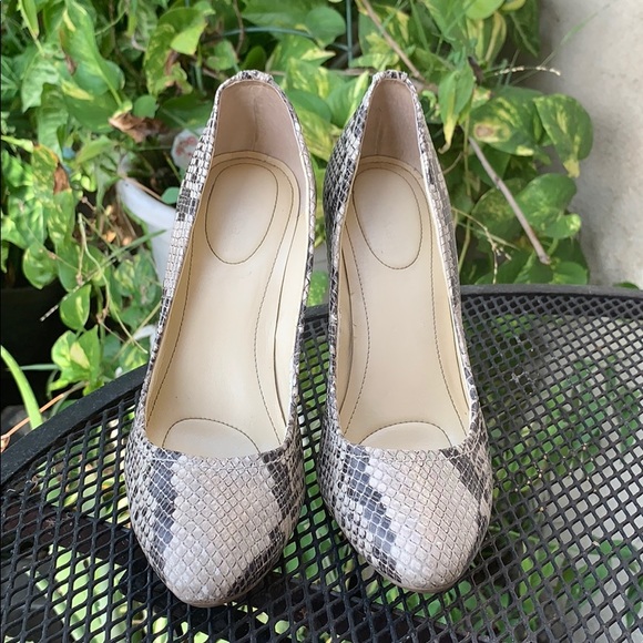 Calvin Klein Whinnie High heels 👠 6 1/2 - Picture 4 of 7